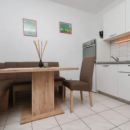 Toni Appartement Maslinica