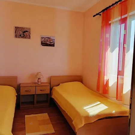 Toni Apartment Maslinica