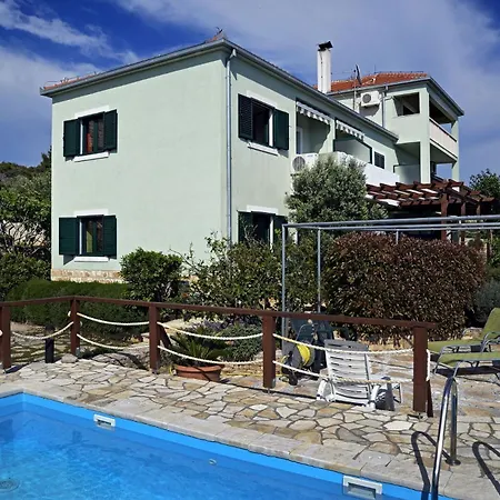 Toni Apartment