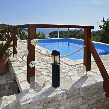 Toni Apartment Maslinica