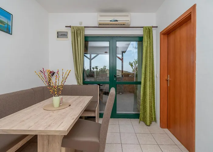 Toni Διαμέρισμα Maslinica